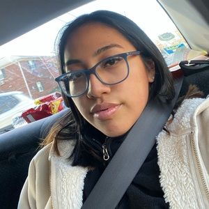 Meet your Posher, Magaly